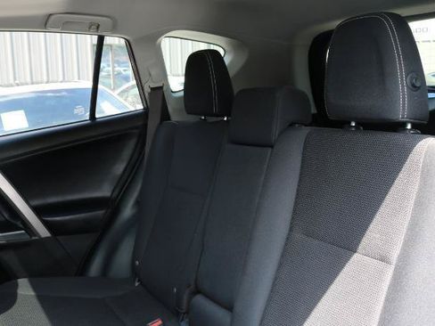 Used 2018 Toyota RAV4 XLE FWD image 17