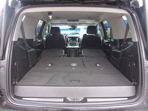 Used 2020 Cadillac Escalade Premium Luxury AWD/4WD image 37