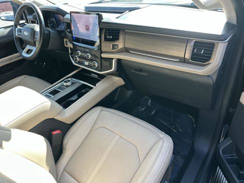 Used 2024 Ford Expedition Max Limited image 12