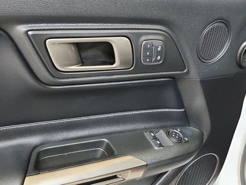 Used 2021 Ford Mustang Shelby GT500 w/ Technology Package image 24