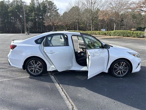 Used 2024 Kia Forte GT-Line w/ GT-Line Premium Package image 11