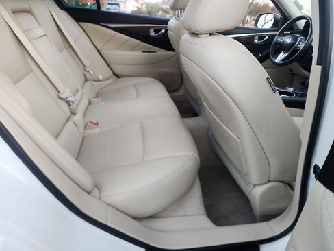 Used 2019 INFINITI Q50 Luxe w/ Essential Package (3.0T Luxe) image 17