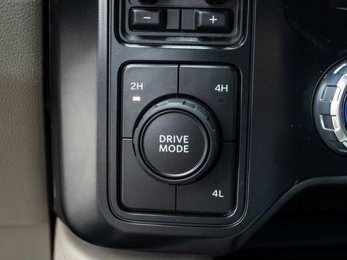 Used 2025 Ford F350 Platinum w/ Platinum Plus Package image 17