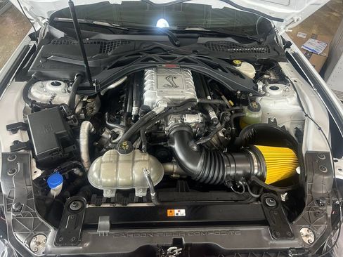 Used 2022 Ford Mustang Shelby GT500 w/ Technology Package RWD image 31
