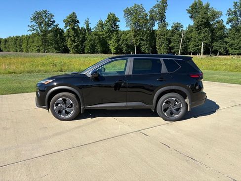 Used 2026 Nissan Rogue SV AWD/4WD image 3
