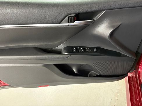 Used 2020 Toyota Camry LE w/ Convenience Package FWD image 12