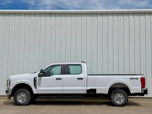 Used 2024 Ford F350 XL w/ Snow Plow/Camper Package AWD/4WD image 3