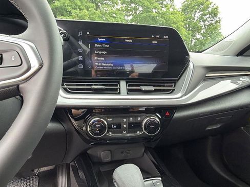 New 2026 Chevrolet Trax ACTIV w/ Sunroof Package FWD image 24