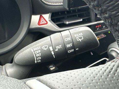 Used 2025 Toyota Sienna Limited image 25