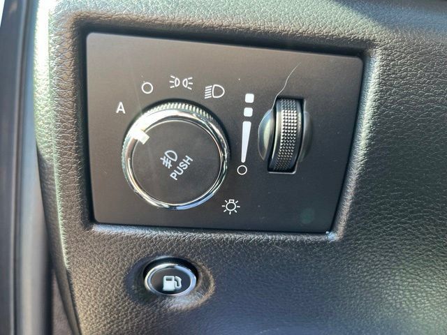 Certified 2019 Jeep Grand Cherokee Limited w/ Luxury Group II AWD/4WD image 30