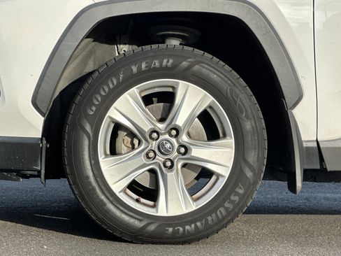 Used 2021 Toyota RAV4 XLE image 23