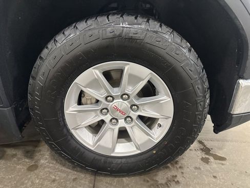 Used 2023 GMC Sierra 1500 SLE image 35