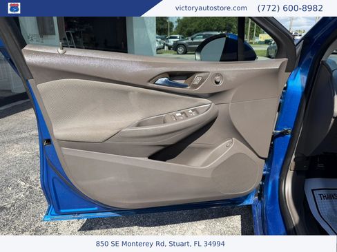 Used 2017 Chevrolet Cruze LT FWD image 9