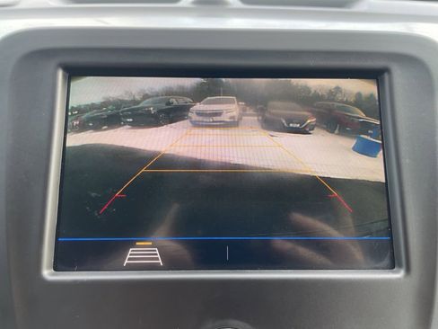 Used 2020 Chevrolet Equinox LT image 18