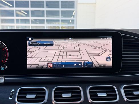 Used 2025 Mercedes-Benz GLS 450 4MATIC image 29