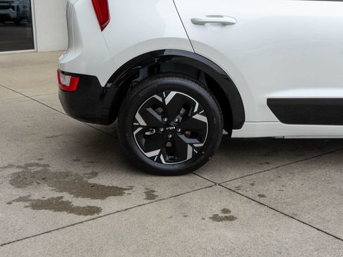 New 2026 Kia Niro Wind FWD image 33