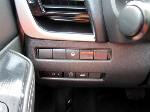 Used 2023 Nissan Rogue SL image 20