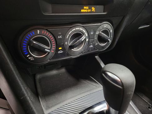 Used 2016 MAZDA MAZDA3 i Sport w/ Preferred Equipment Package image 18