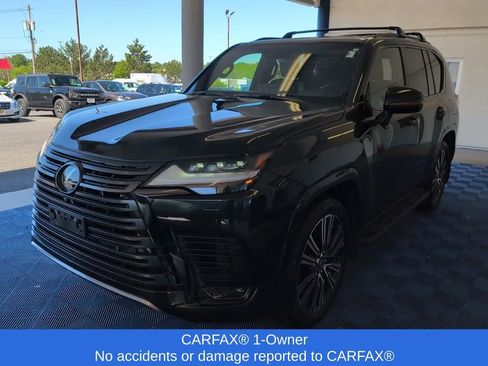 Used 2024 Lexus LX 600 4WD w/ Appearance Package image 3