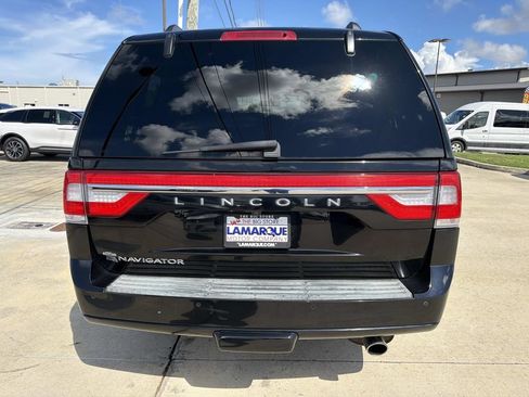 Used 2017 Lincoln Navigator Select RWD image 7