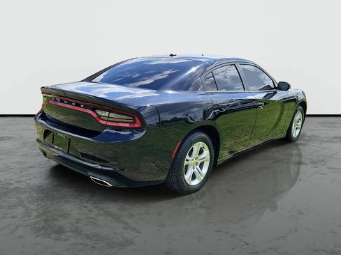 Used 2020 Dodge Charger SXT RWD image 2