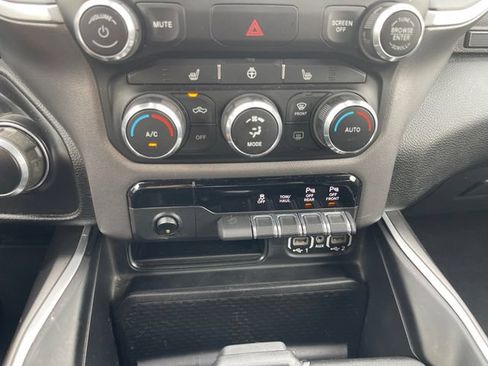 Used 2022 RAM 1500 4x4 Crew Cab image 23