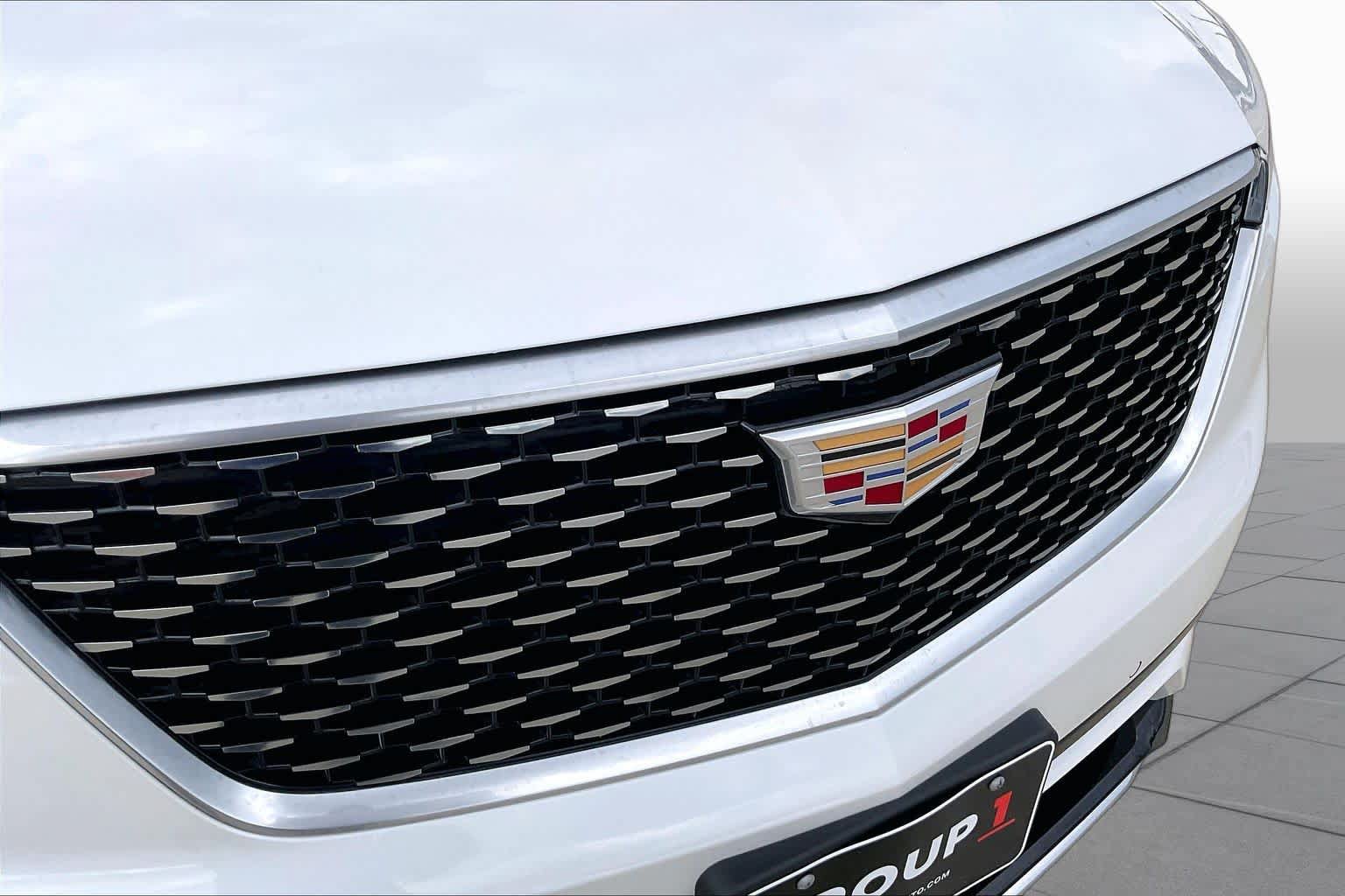 Used 2025 Cadillac XT6 Premium Luxury FWD image 30