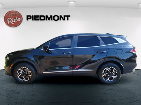 Used 2023 Kia Sportage LX AWD/4WD image 8