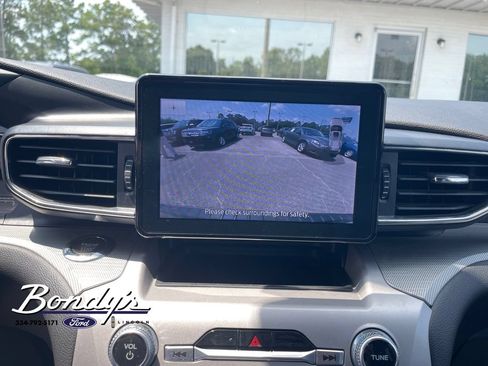Used 2023 Ford Explorer XLT w/ Equipment Group 202A RWD image 6