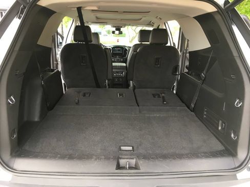 Used 2019 Chevrolet Traverse LT w/ LT Premium Package AWD/4WD image 36