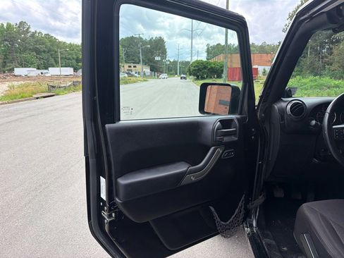 Used 2014 Jeep Wrangler Unlimited Sport w/ Quick Order Package 23S AWD/4WD image 5