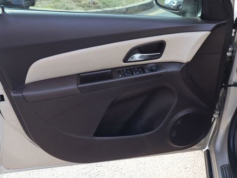 Used 2014 Chevrolet Cruze Diesel image 7