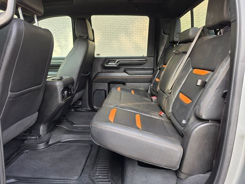 Used 2024 GMC Sierra 2500 AT4 w/ AT4 Preferred Package AWD/4WD image 39
