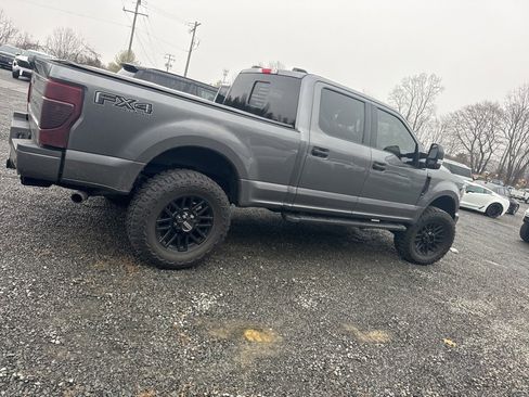 Used 2022 Ford F250 XLT w/ Black Appearance Package image 7