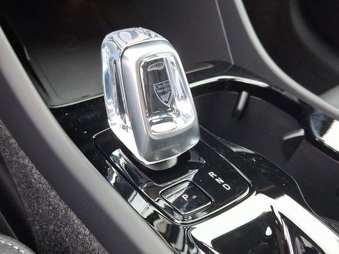 New 2025 Volvo XC40 B5 Plus w/ Protection Package Premier image 10