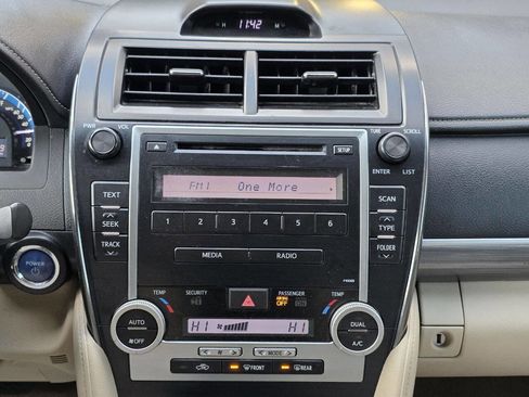 Used 2012 Toyota Camry LE w/ Protection Pkg image 21