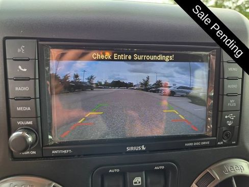 Used 2018 Jeep Wrangler Sahara AWD/4WD image 23