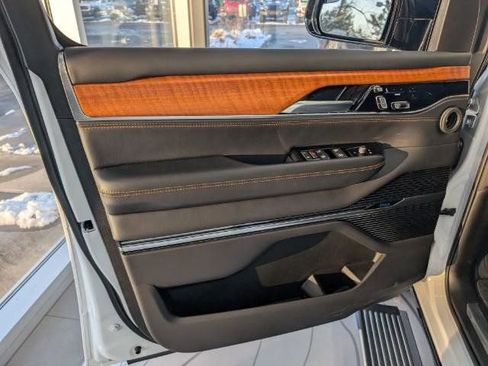 New 2025 Jeep Grand Wagoneer Series III w/ HD Trailer Tow Package AWD/4WD image 8