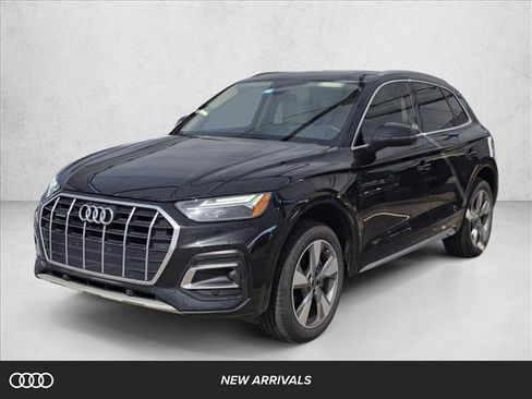 Used 2023 Audi Q5 2.0T Premium w/ Convenience Package image 1