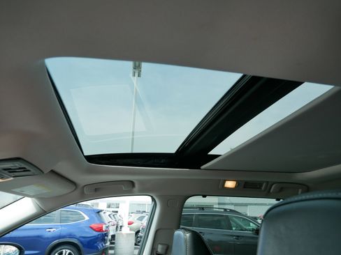 Used 2022 Nissan Pathfinder Platinum w/ Cargo Package image 32