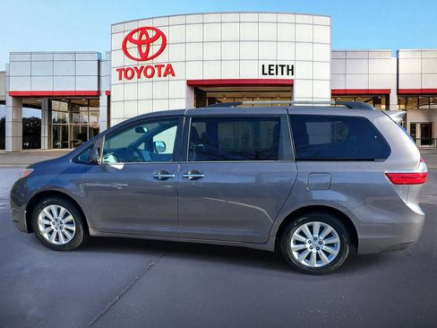 Used 2015 Toyota Sienna XLE Premium image 8