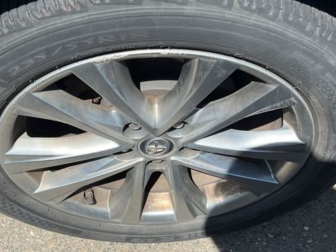 Used 2017 Toyota RAV4 Limited image 17