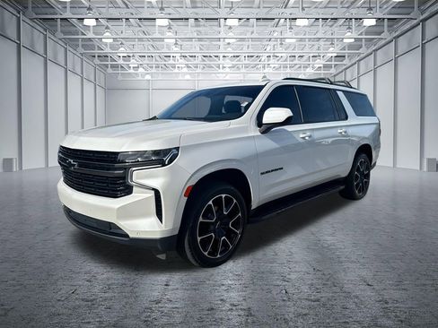 Used 2022 Chevrolet Suburban RST AWD/4WD image 3