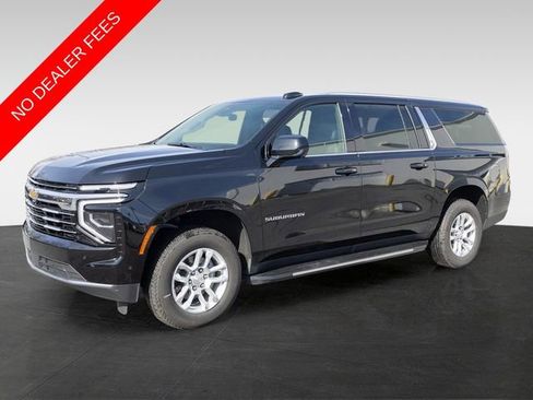 Used 2025 Chevrolet Suburban LT image 4