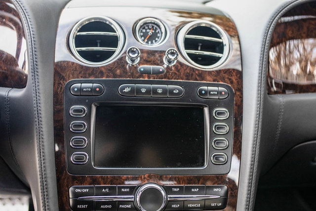 Used 2006 Bentley Flying Spur Flying Spur AWD/4WD image 23