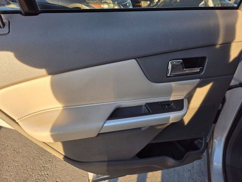 Used 2011 Ford Edge SEL image 9