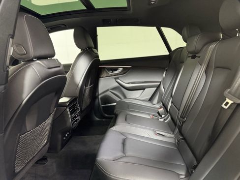 Used 2021 Audi Q8 Premium Plus image 22