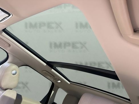 Used 2017 Land Rover Range Rover Sport HSE image 12