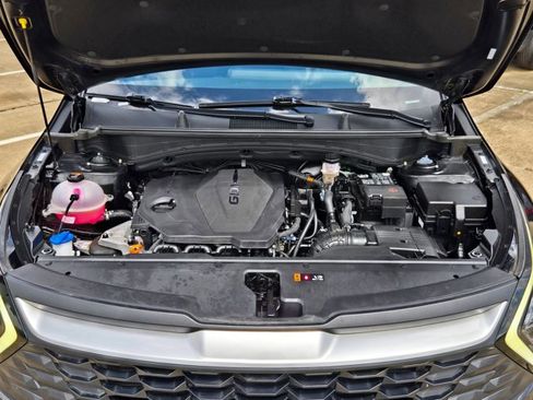 Used 2025 Kia Sportage LX FWD image 23