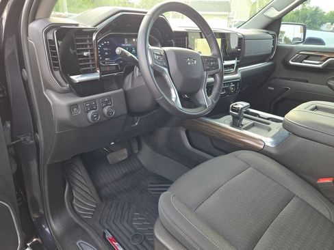 Certified 2022 Chevrolet Silverado 1500 RST AWD/4WD image 27